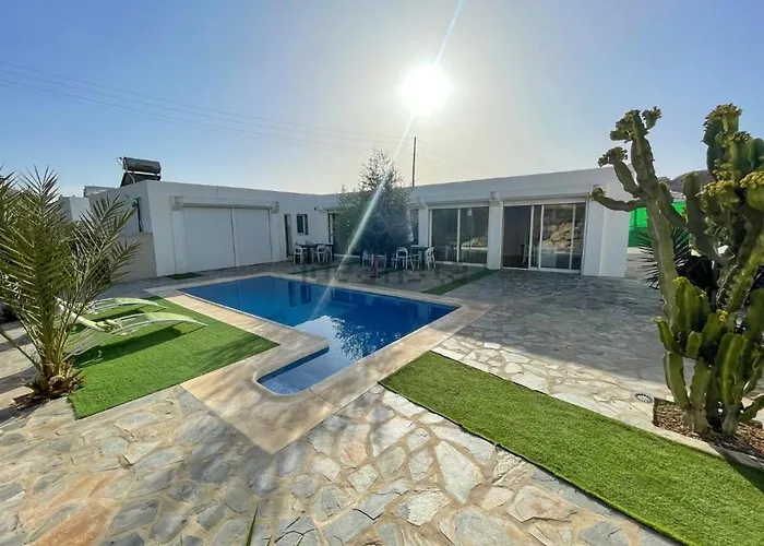 Private Pool In Villa Near The Beach