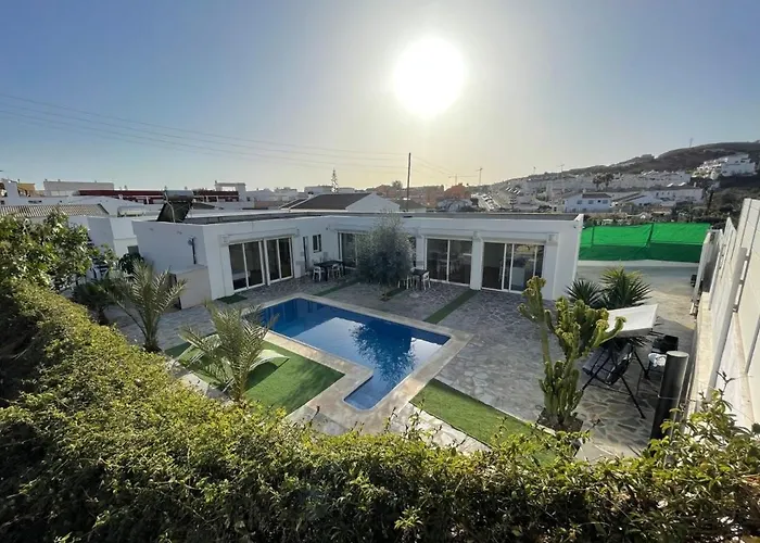 Private Pool In Villa Near The Beach